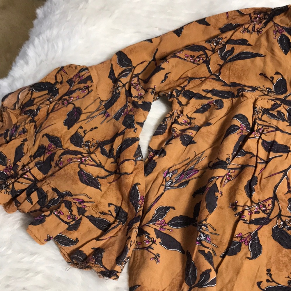 Cute blouse - Picture 4 of 7